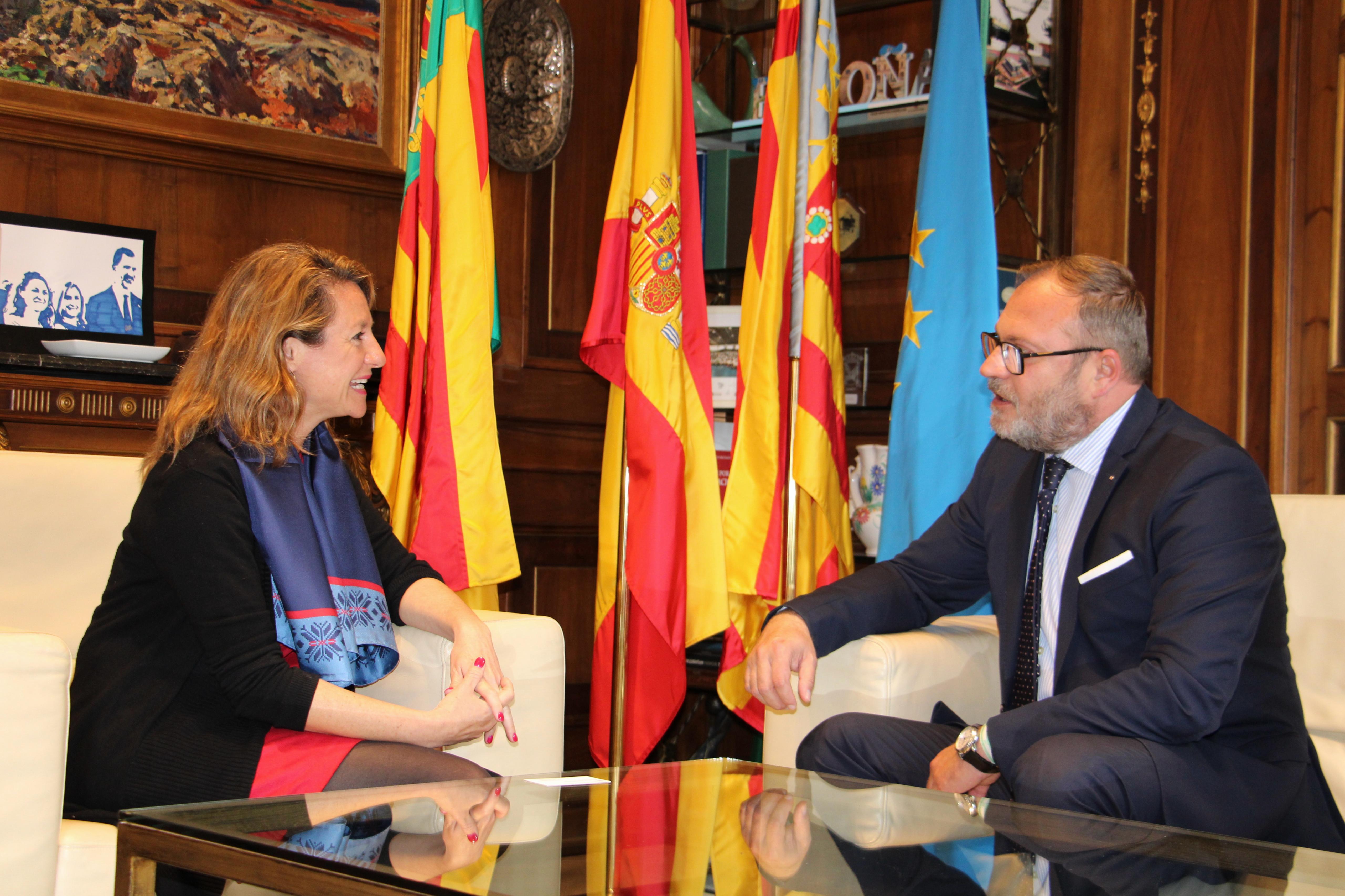 Begoña Carrasco recibe al nuevo cónsul general de Rumanía en la Comunitat Valenciana y apuesta por el intercambio cultural