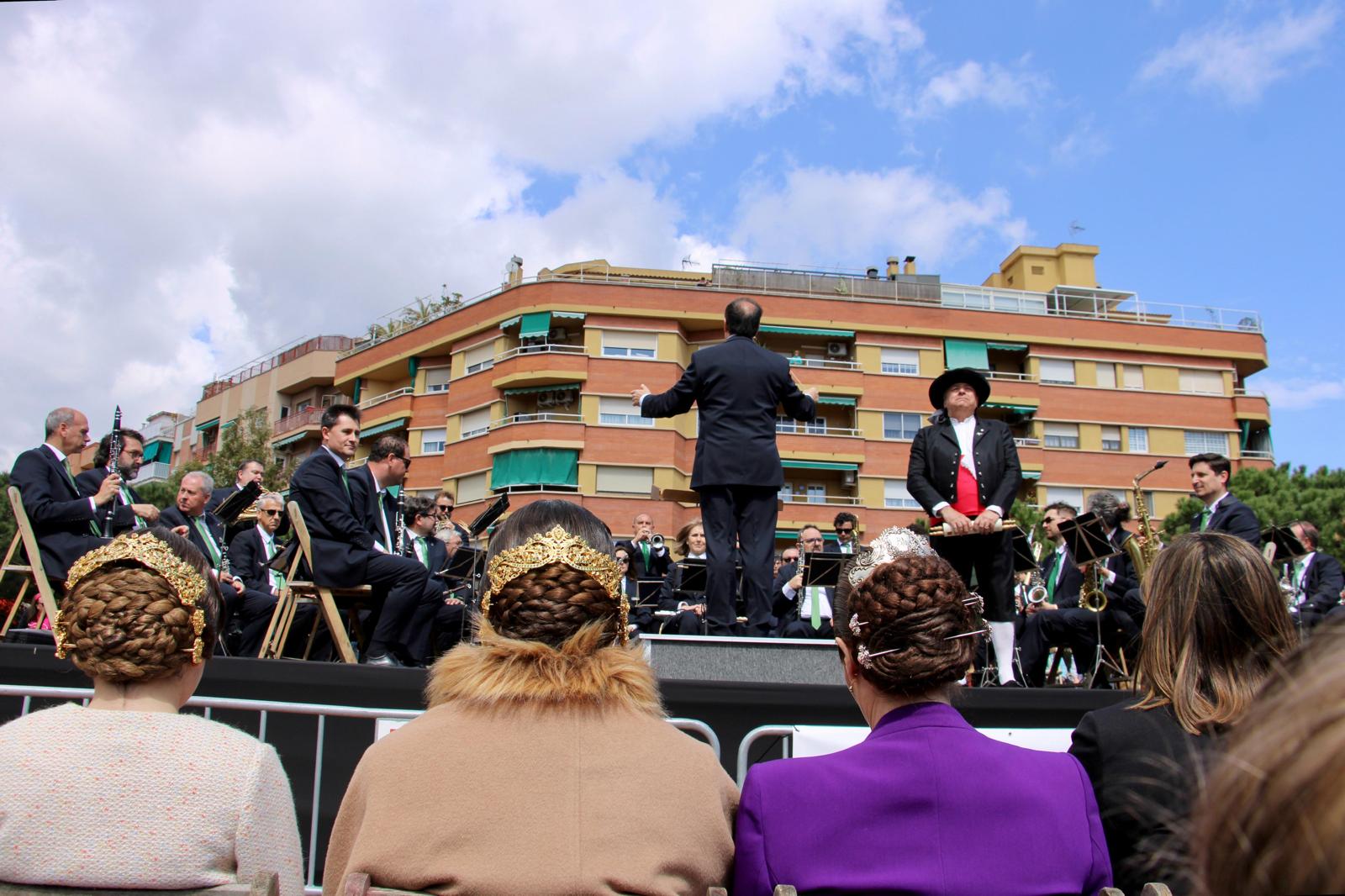 La Plaza Mayor de Gavà acoge el concierto de Festes de la Magdalena a cargo de la Banda Municipal de Castellón que culmina con la lectura del ‘Pregó’