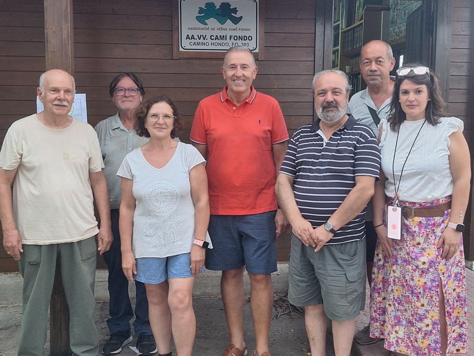 El Gobierno municipal  comparte con los vecinos del Camí Fondo su cena de verano