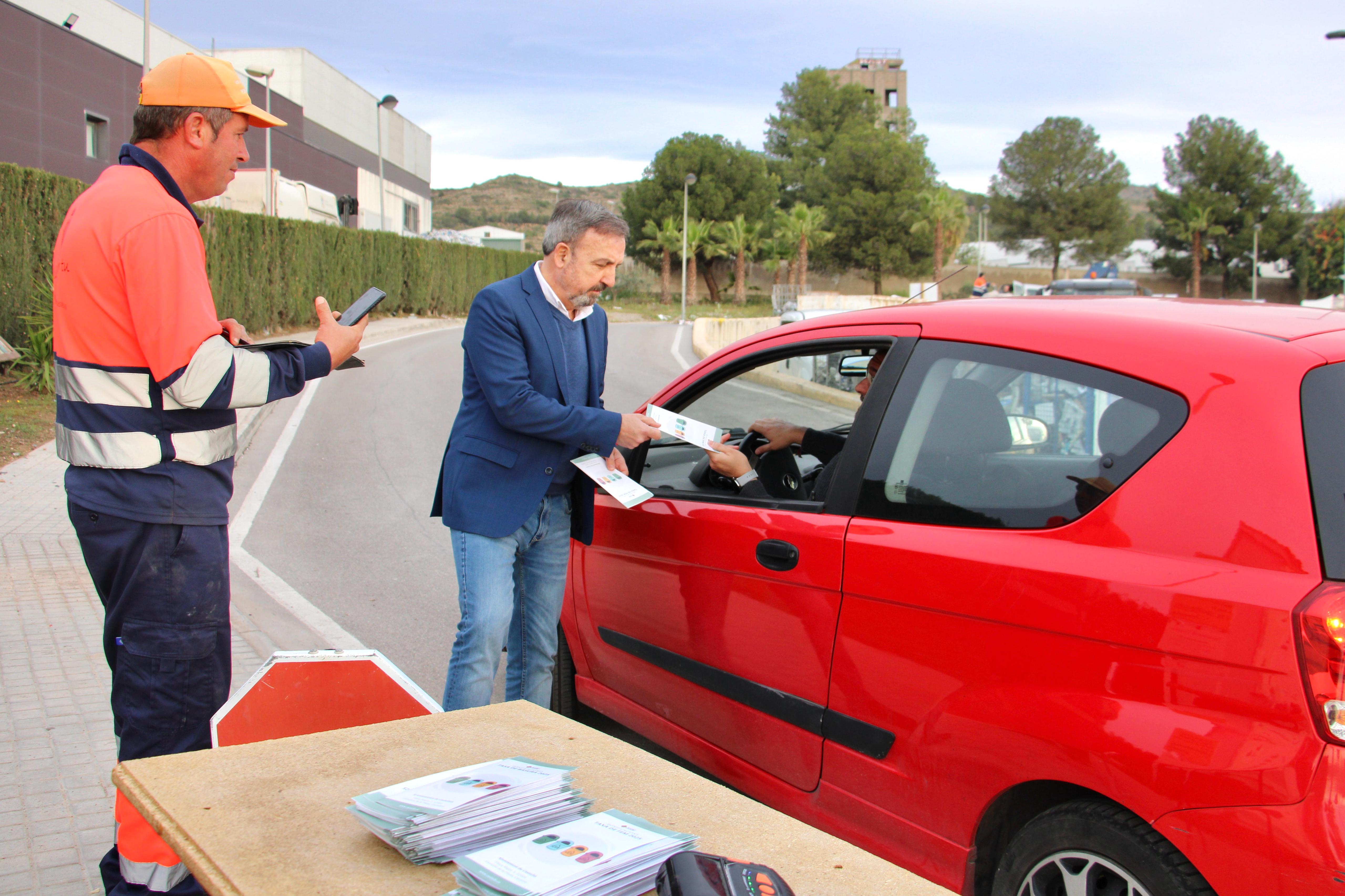 Castellón inicia una campaña para informar de las bonificaciones que permiten amortiguar el impacto del ‘basurazo’